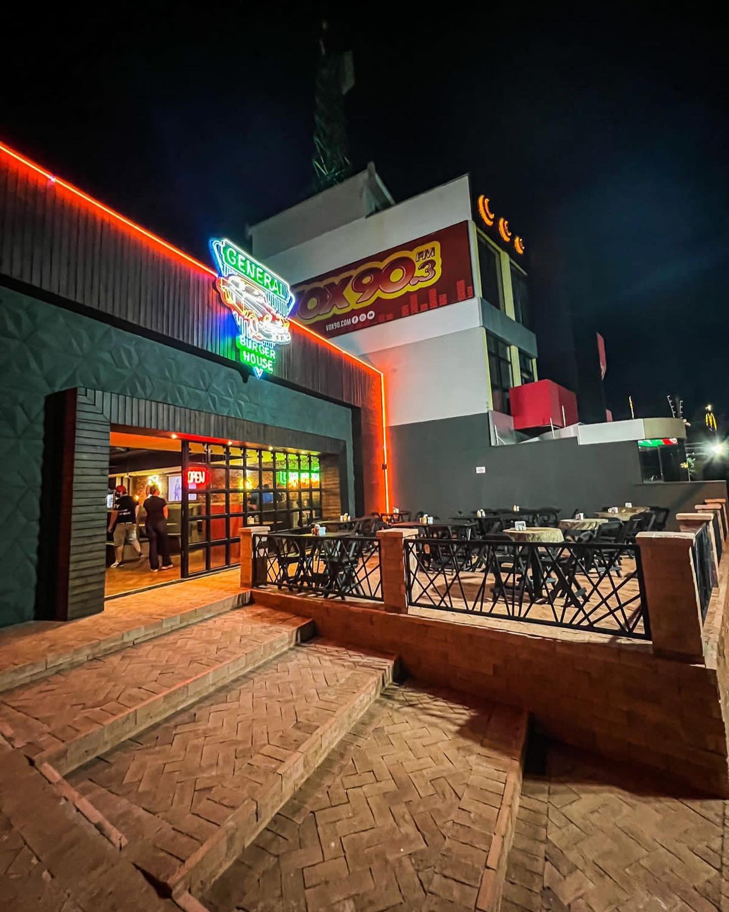 Fachada da General Burger House em Americana